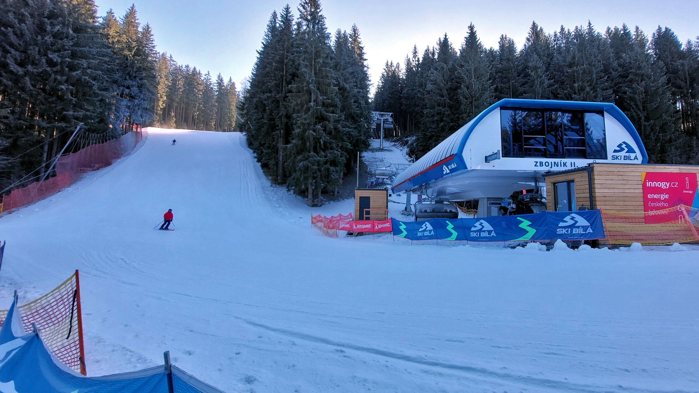 SKI BÍLÁ