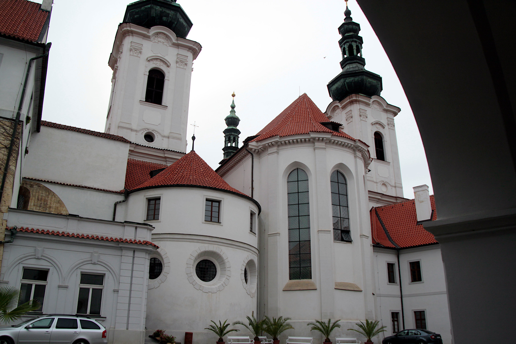 STRAHOVSKÝ KLÁŠTER – PRAHA HRADČANY