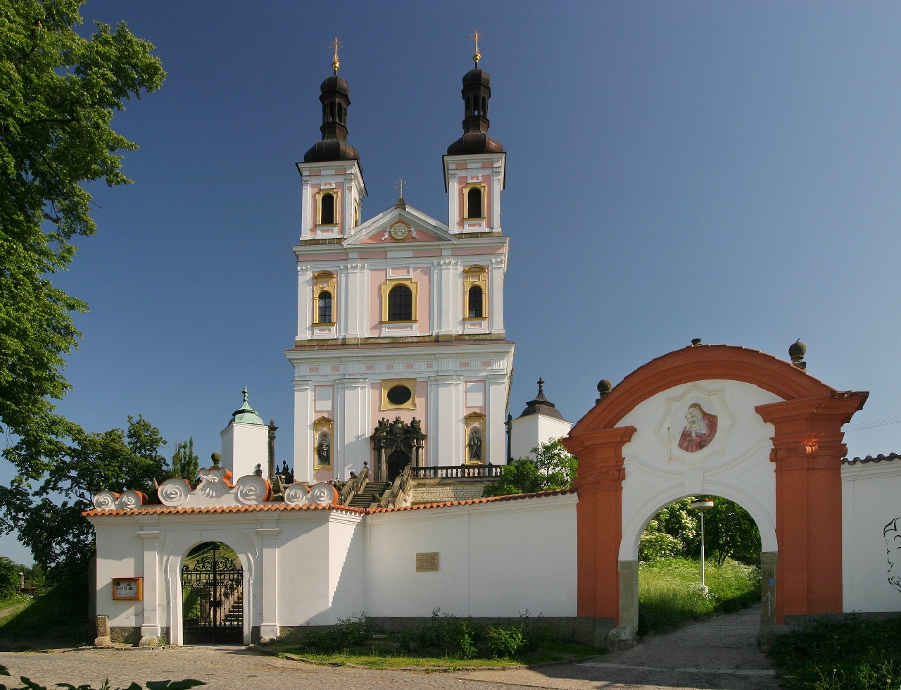LU�E