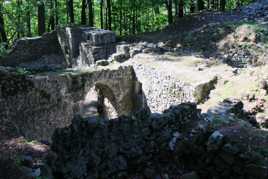 ZŘÍCENINA HRADU ŠOSTÝN U KOPŘIVNICE